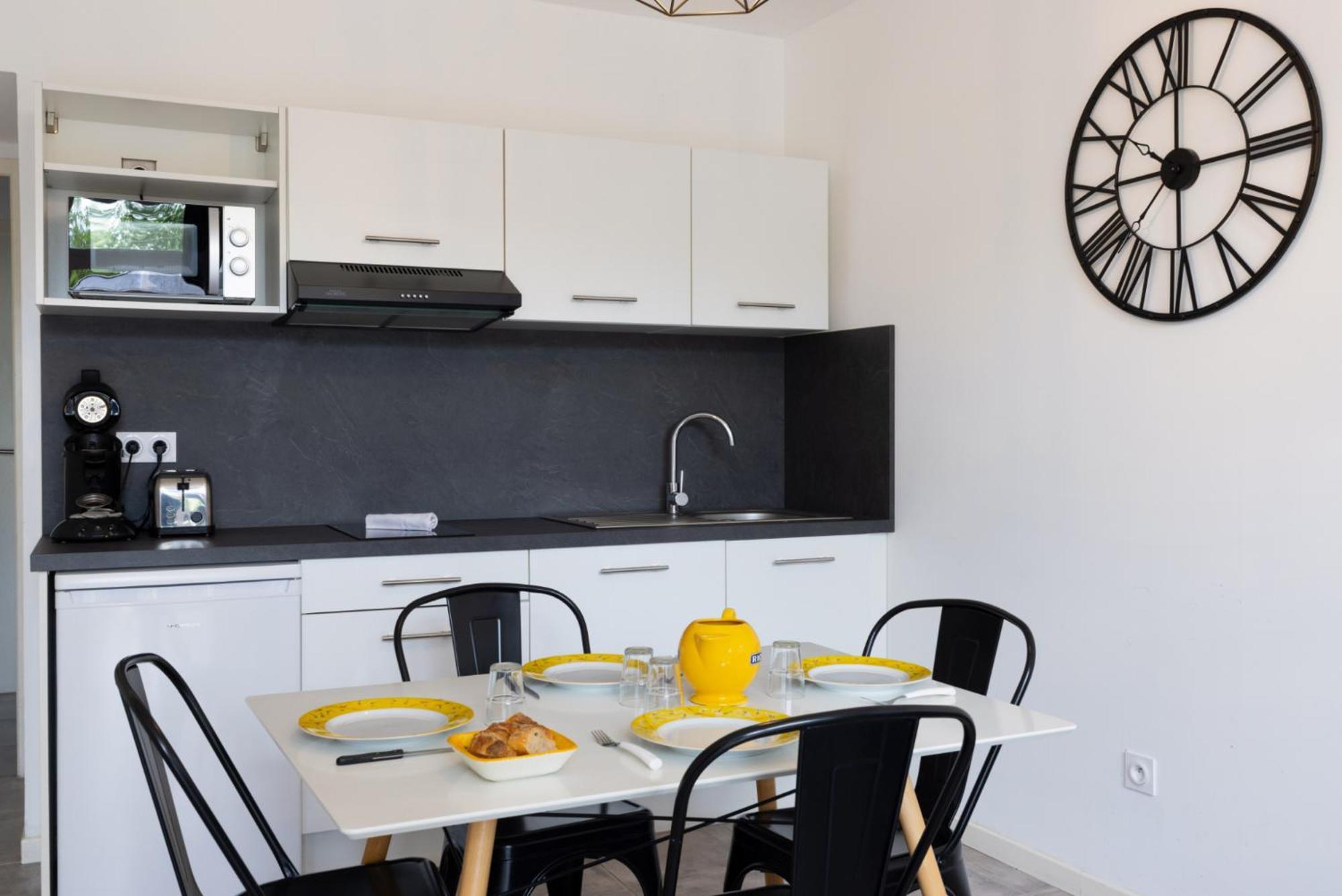 L'Atelier De La Cite - Parking Gratuit Apartment Carcassonne Exterior photo